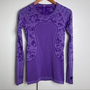 Lululemon Swiftly Techlong Sleeve Crew Camo in Purple Size 6